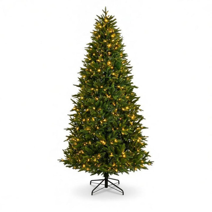 Fyldig juletre med lys og fjernkontroll