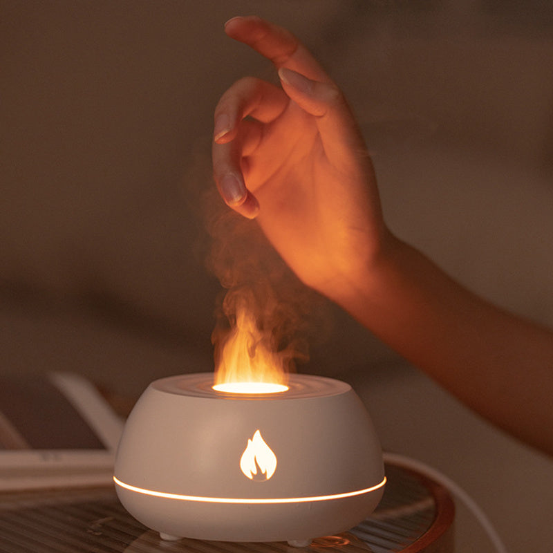Luftfukter med flamme, avtakbar spraydyse og 7 farger, 130 ml