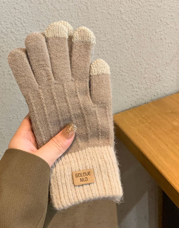 Strikkede touchhansker med ribbet mansjett