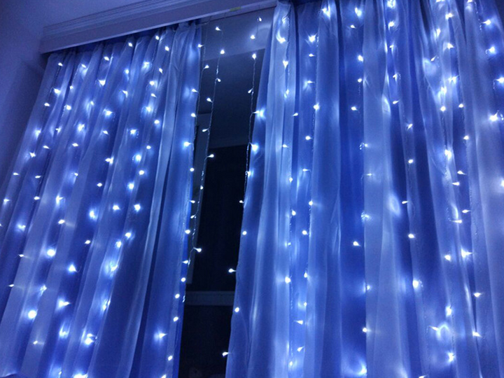 Lysgardin med LED, 3 x 3 meter og 304 lys til vindu og vegg