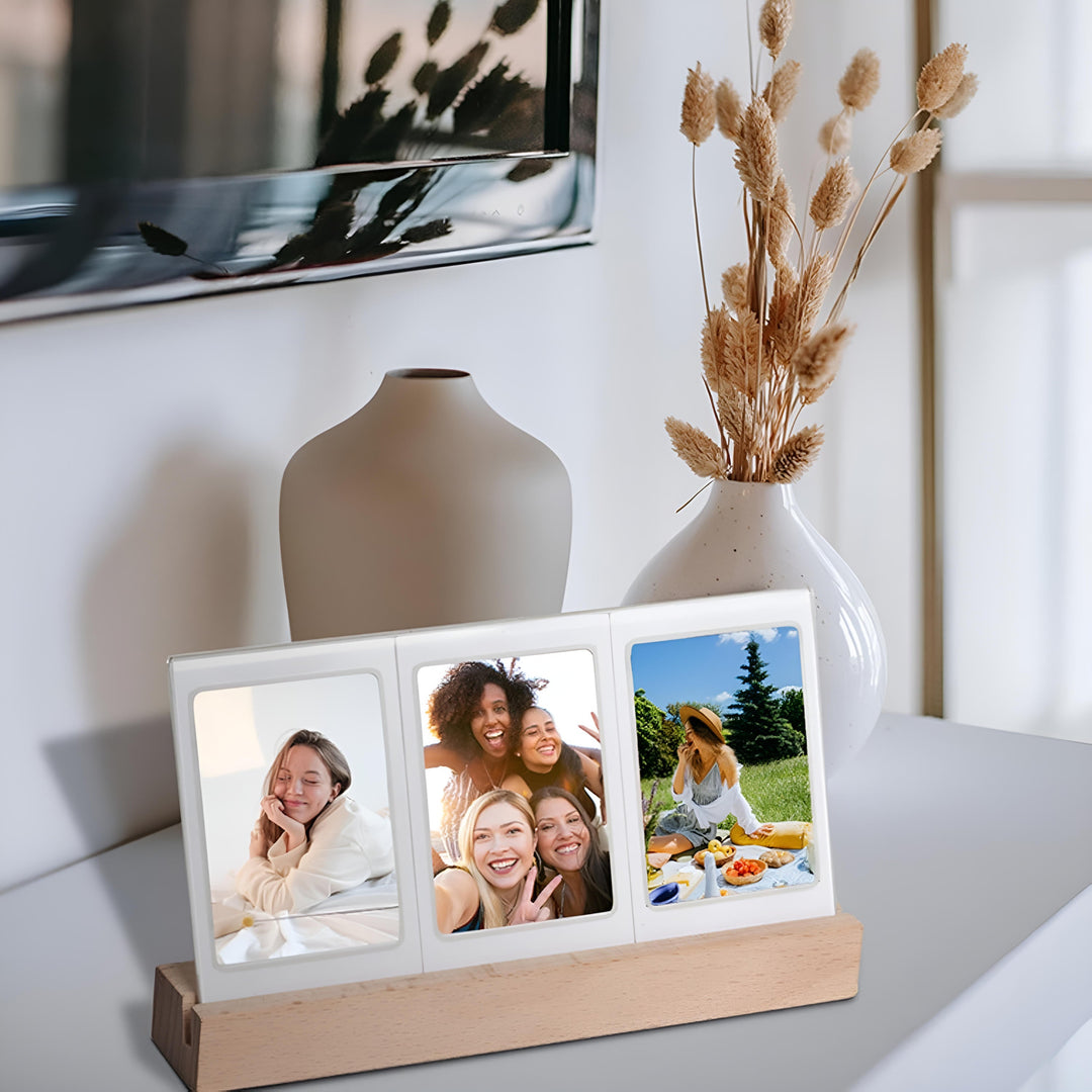 Vikbua™ Opplyst fotoramme med tre lommer for bilder og billetter