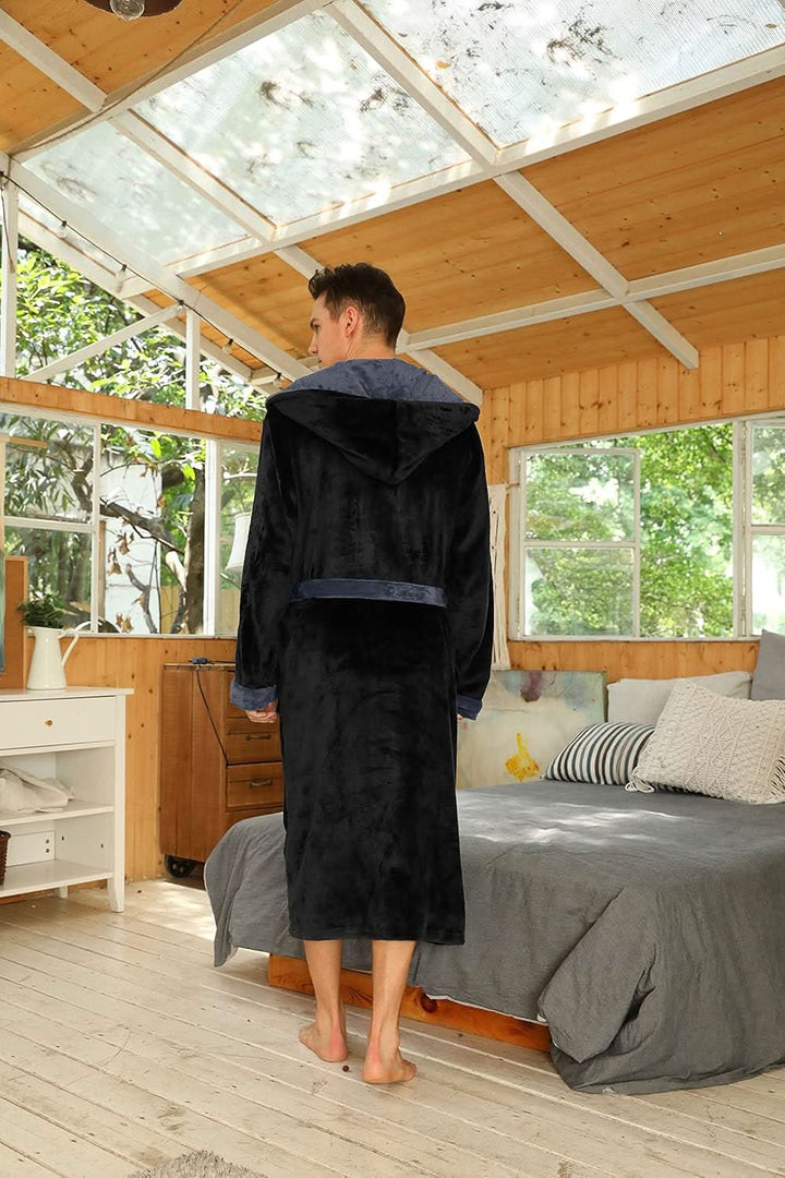Vikbua™ Fleece morgenkåpe til herre med hette, belte og lommer