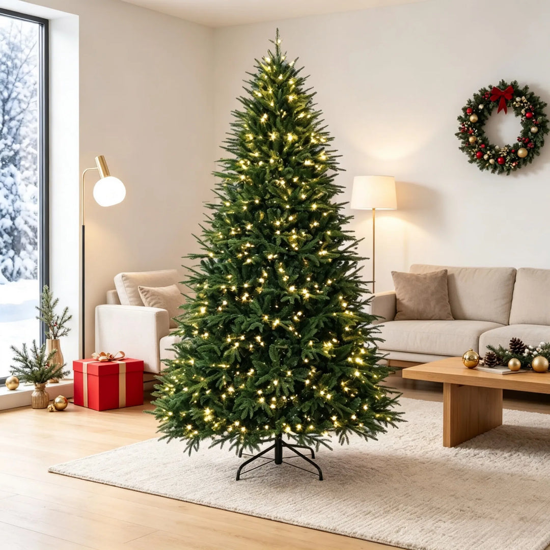 Ekstra fyldig grønt juletre med tusen lys