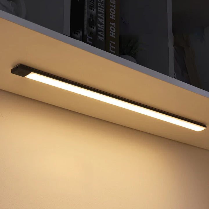 Vikbua™ Supertynn garderobelys med bevegelsessensor og dimbar LED