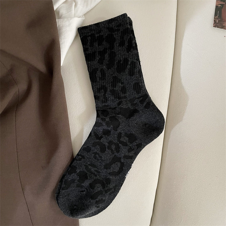 Halvhøye damesokker med leopardmønster