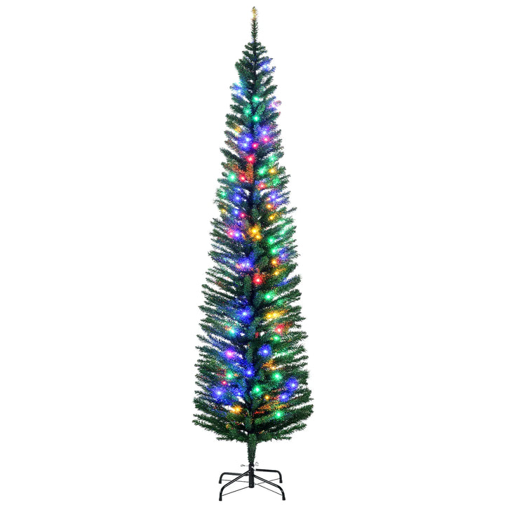 Smalt grønt juletre med fargerike lys