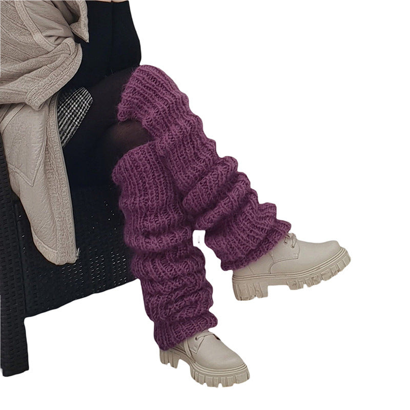 Lodne hvite legvarmere i slouchlook