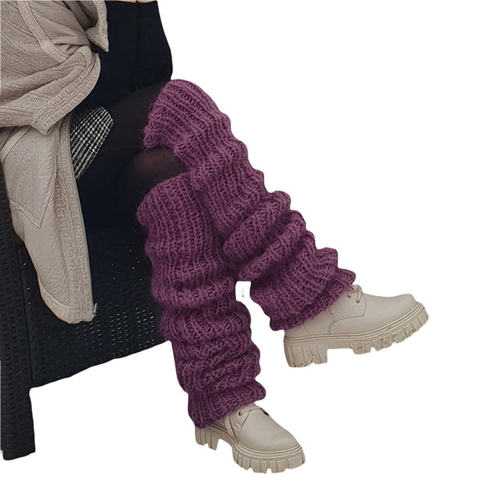 Lodne hvite legvarmere i slouchlook
