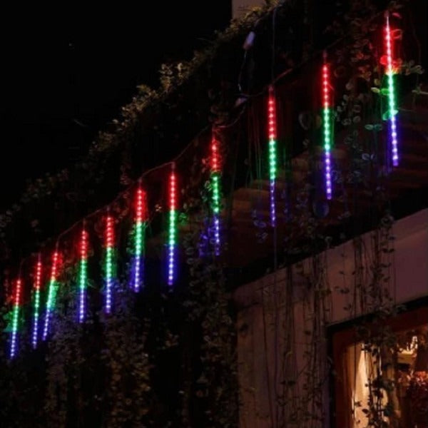 Vikbua™ LED-istappslynge med fallende snøeffekt, 8 rør