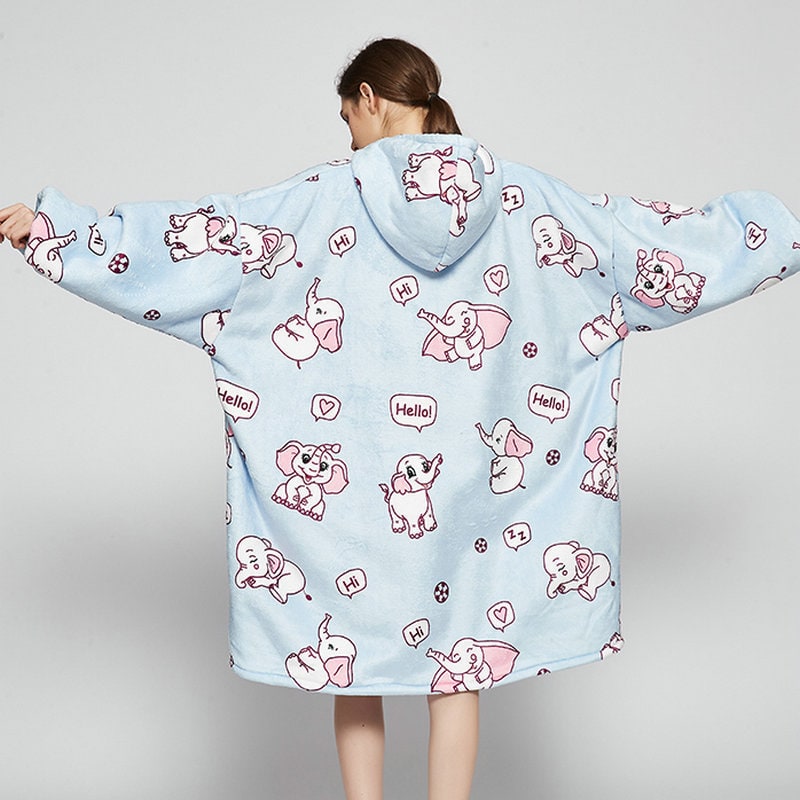 Vikbua™ Teppehoodie med sherpafôr i morsomme mønstre og knelang modell