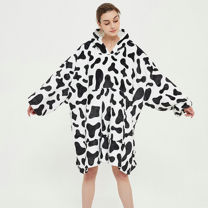 Vikbua™ Teppehoodie med sherpafôr i morsomme mønstre og knelang modell